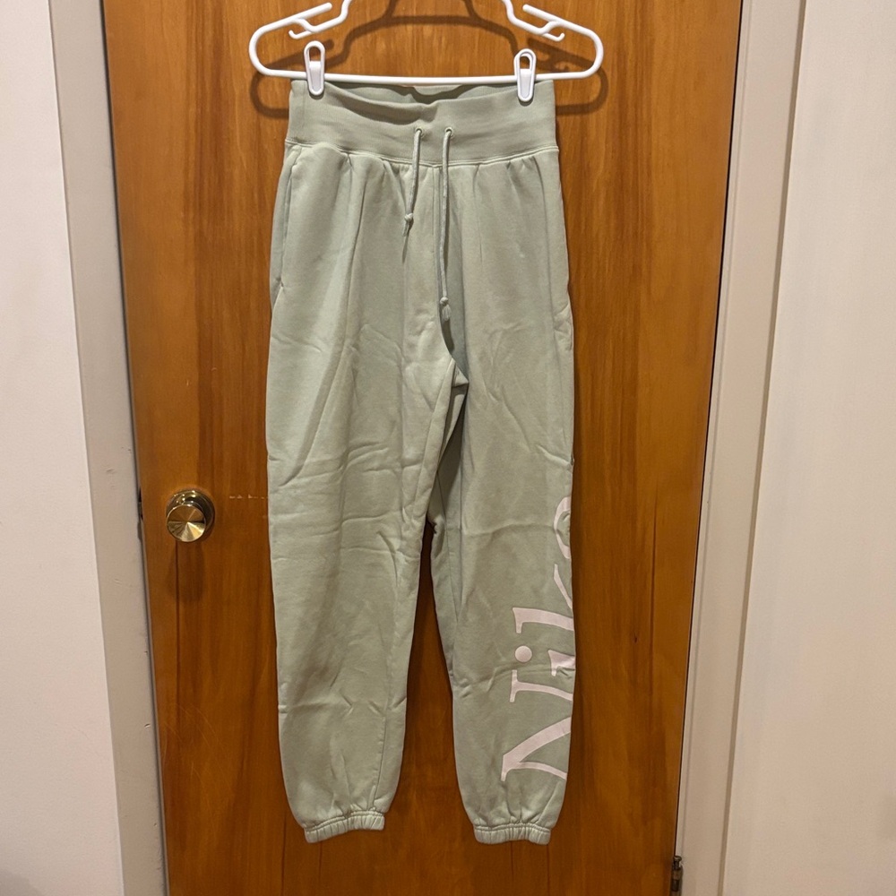 Nike Women's Mint Green Joggers